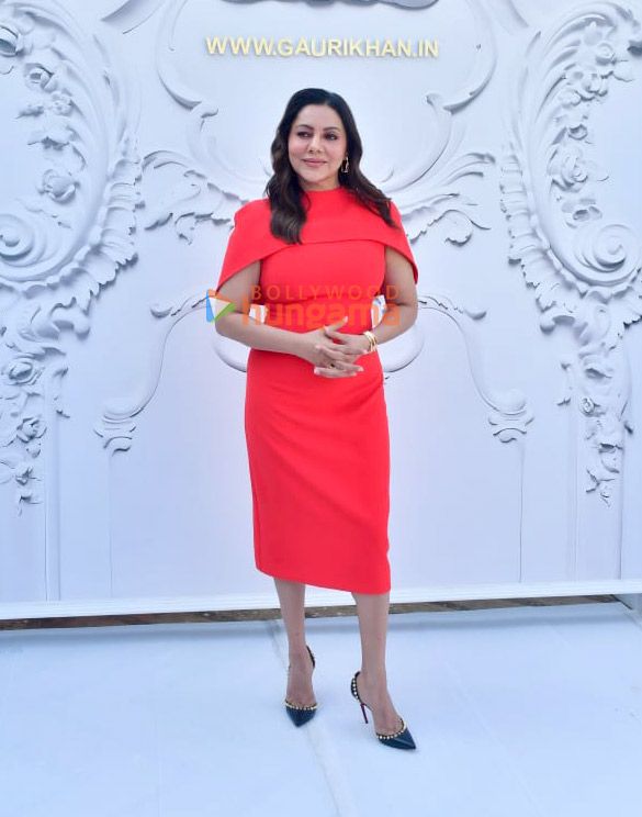 photos gauri khan snapped at the launch of her new website in delhi 2