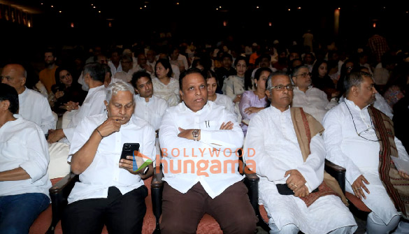 photos javed akhtar ehsaan noorani and others snapped at ustad zakir husains prayer meet 10
