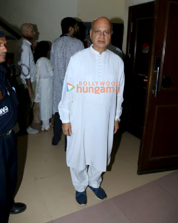 photos javed akhtar ehsaan noorani and others snapped at ustad zakir husains prayer meet 12