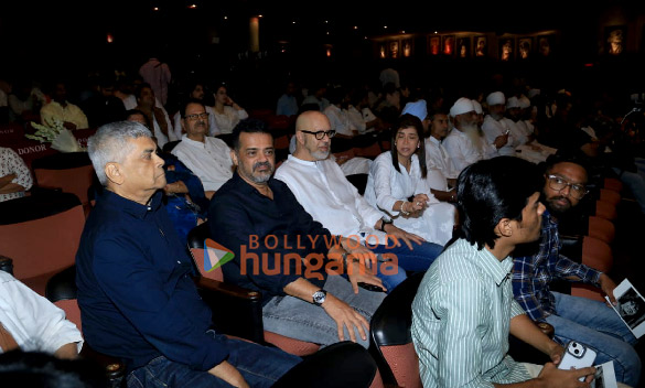 photos javed akhtar ehsaan noorani and others snapped at ustad zakir husains prayer meet 14