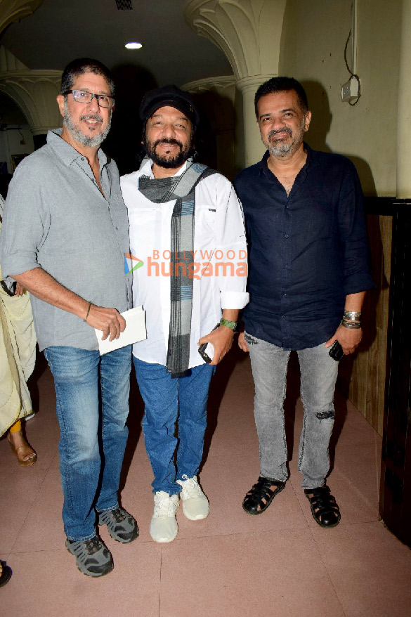 photos javed akhtar ehsaan noorani and others snapped at ustad zakir hussains prayer meet 4