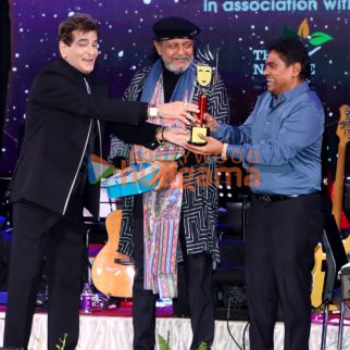 Photos: Jeetendra, Mithun Chakraborty, Johny Lever and others attend CINTAA’s fundraiser, paying tribute to Raj Kapoor