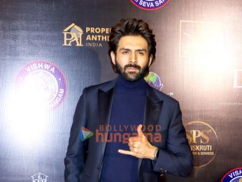 Photos: Kartik Aaryan, Rupali Ganguly and others grace the 30th SOL Lions Gold Awards 2024 Photos: Kartik Aaryan, Rupali Ganguly and others grace the 30th SOL Lions Gold Awards 2024