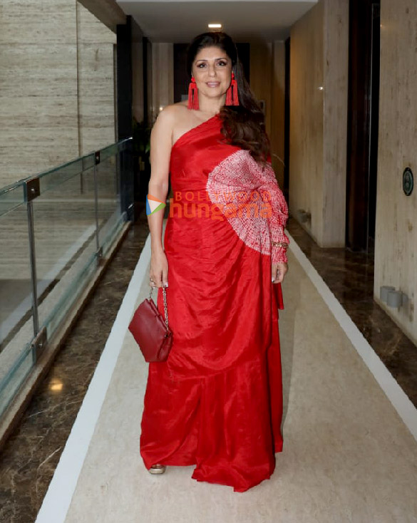 photos kartik aaryan saiee manjrekar shanaya kapoor and others snapped at elle india graduate 2024 26