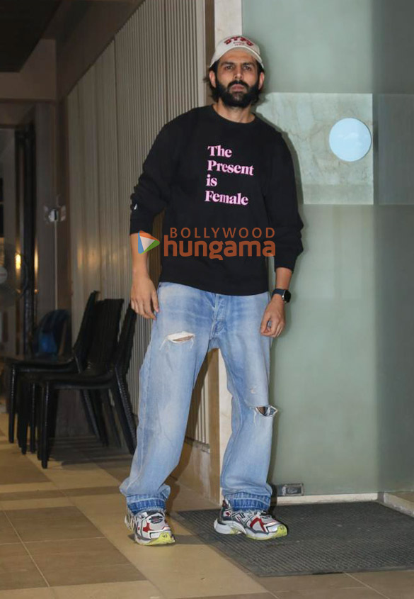 Photos: Kartik Aaryan and Karan Johar snapped in Juhu