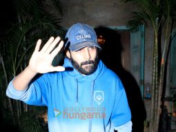 Photos: Kartik Aaryan snapped in Bandra