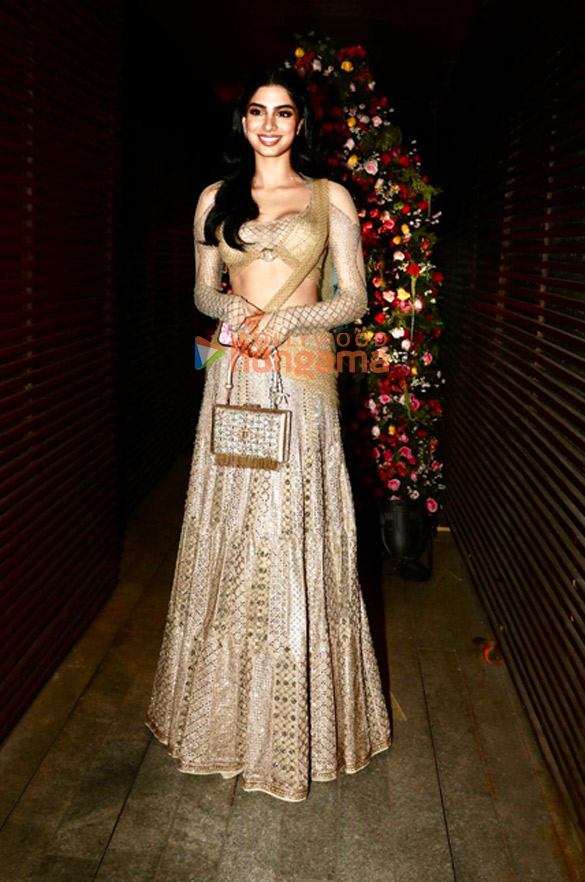 photos khushi kapoor anjini dhawan ibrahim ali khan and others snapped at aaliyah kashyaps pre wedding party