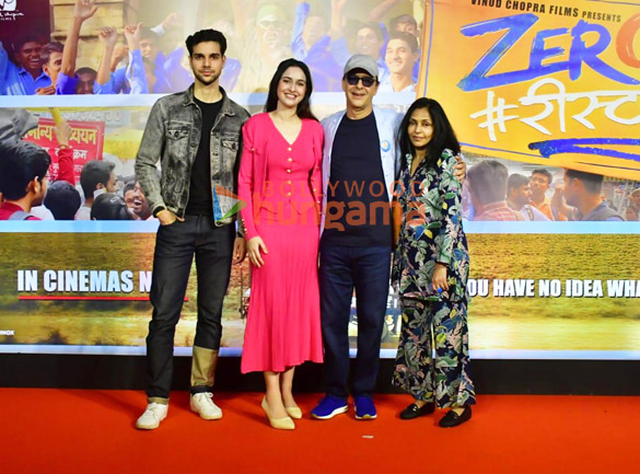 photos medha shankr vidhu vinod chopra and others grace the premiere of zero se restart 4