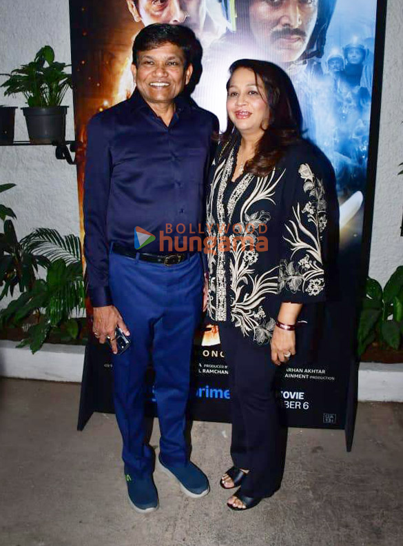 photos nawazuddin siddiqui and others grace the special screening of agni 3
