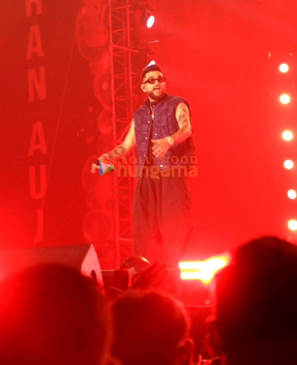 photos parineeti chopra arhaan khan nirvaan khan and others snapped at karan aujlas concert 3