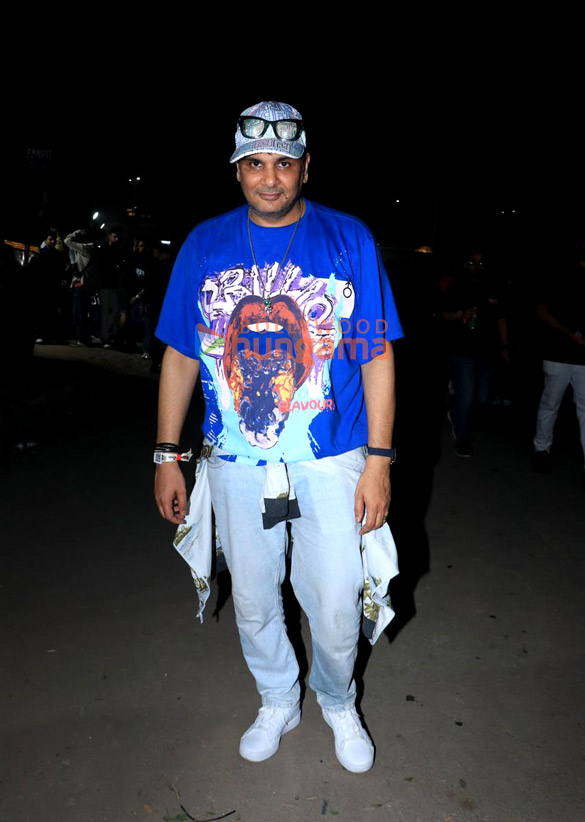 photos parineeti chopra arhaan khan nirvaan khan and others snapped at karan aujlas concert 8
