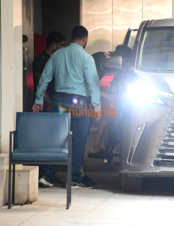 Photos: Ranbir Kapoor snapped outside a clinic in Bandra Photos: Ranbir Kapoor snapped outside a clinic in Bandra