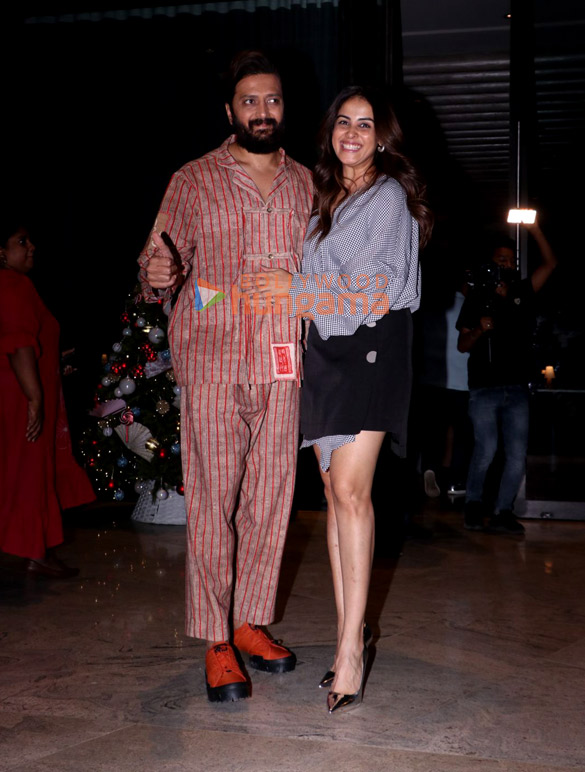 photos riteish deshmukh and genelia deshmukh snapped in bandra 3