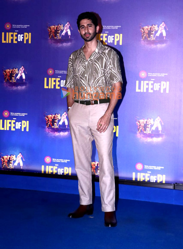 photos saiee manjrekar sanjana sanghi and others at the pre function of the opening show of life of pi 23