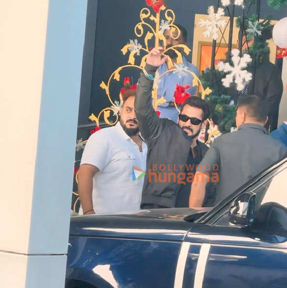 photos salman khan sajid nadiadwala and others snapped at kalina airport 3