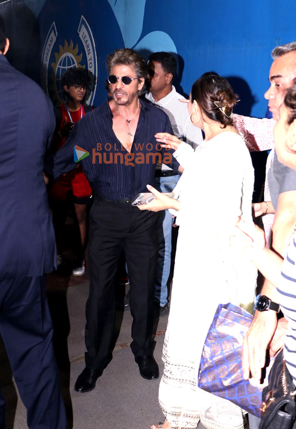 photos shah rukh khan suhana khan karan johar and others snapped attending the dhirubhai ambani school annual day function 6