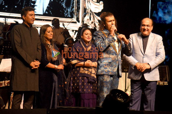 photos sonu nigams tribute to the legend mohammed rafi on his 100th birth anniversary 3