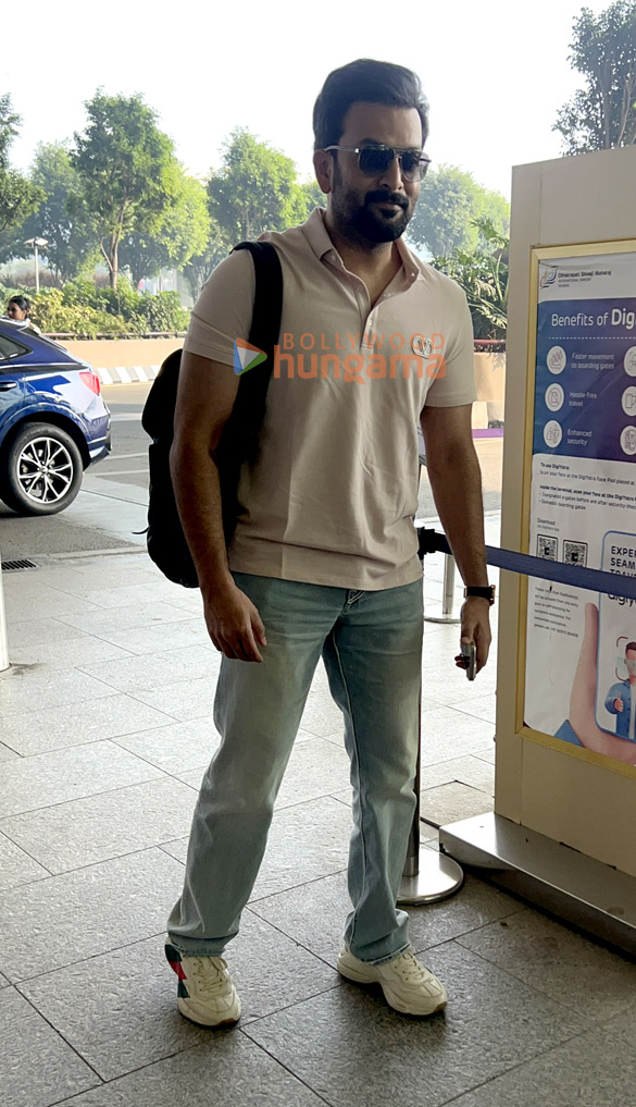 photos vaani kapoor sushmita sen sonu sood and others snapped at the airport 5