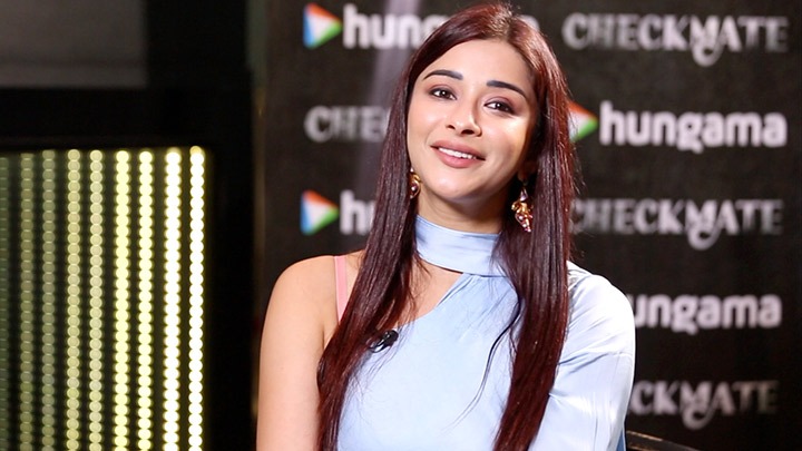 What’s in my bag with Nyrraa Banerji | Fashion | Lifestyle | Bollywood Hungama What’s in my bag with Nyrraa Banerji | Fashion | Lifestyle | Bollywood Hungama