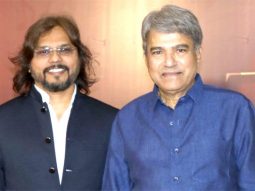 Kumaar and Suresh Wadkar launched Ae Zindagi Gale Laga Le radio show