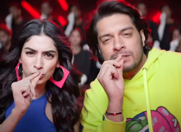 Loveyapa title track out: Khushi Kapoor and Junaid Khan's peppy number gives special mention to 'Tum Hi Ho' and 'Chaiyya Chaiyya', watch