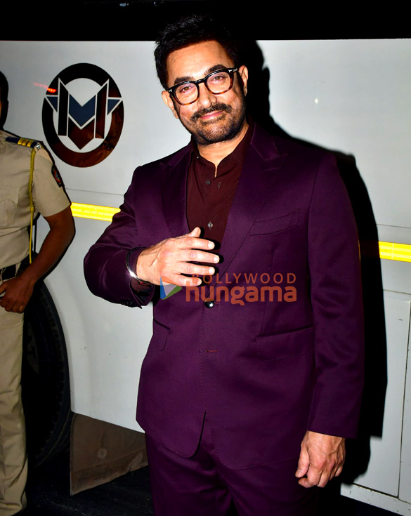 photos aamir khan junaid khan and khushi kapoor snapped promoting loveyapa on the sets of bigg boss 18 8