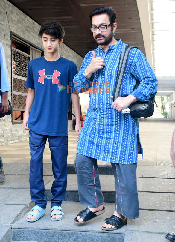 photos aamir khan with son azad rao khan snapped outside restaurant in bandra 2