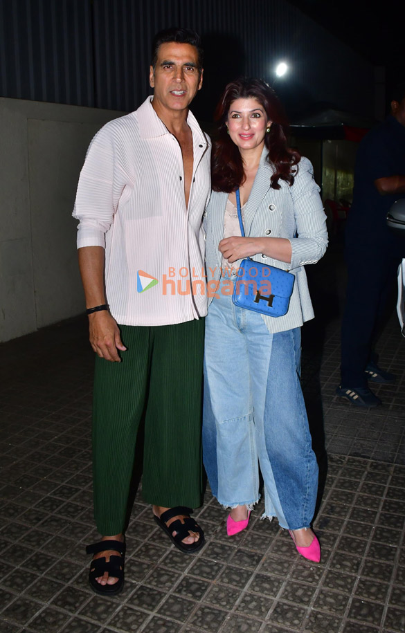 photos akshay kumar twinkle khanna and others grace the premiere of skyforce 9