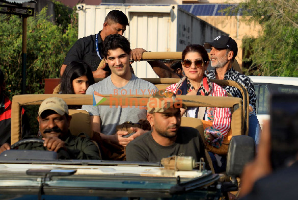 photos akshay kumar and family snapped while on safari at jhalana 1