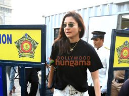 Photos: Anushka Sharma snapped at Gateway Of India jetty