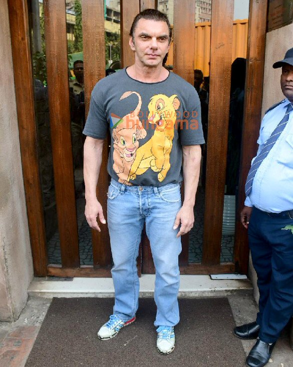 photos bobby deol sohail khan chunky panday and others snapped at bastian in bandra 5