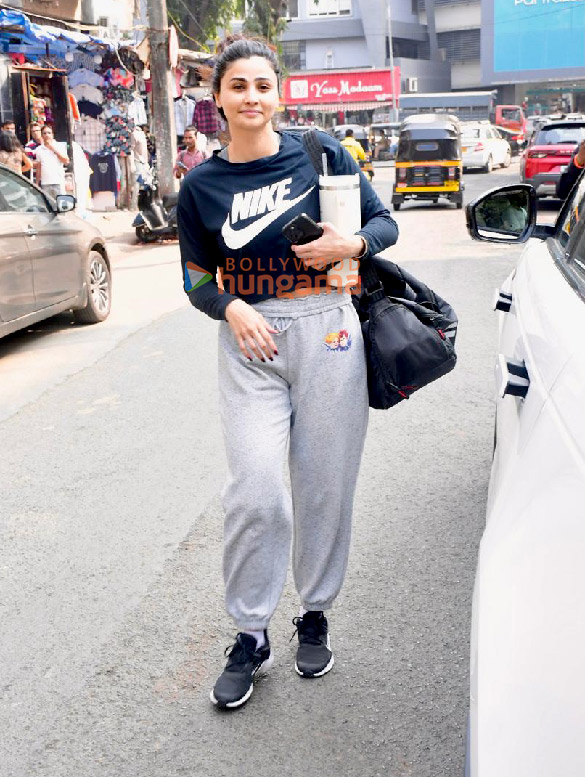 photos daisy shah spotted outside a gym in bandra 1