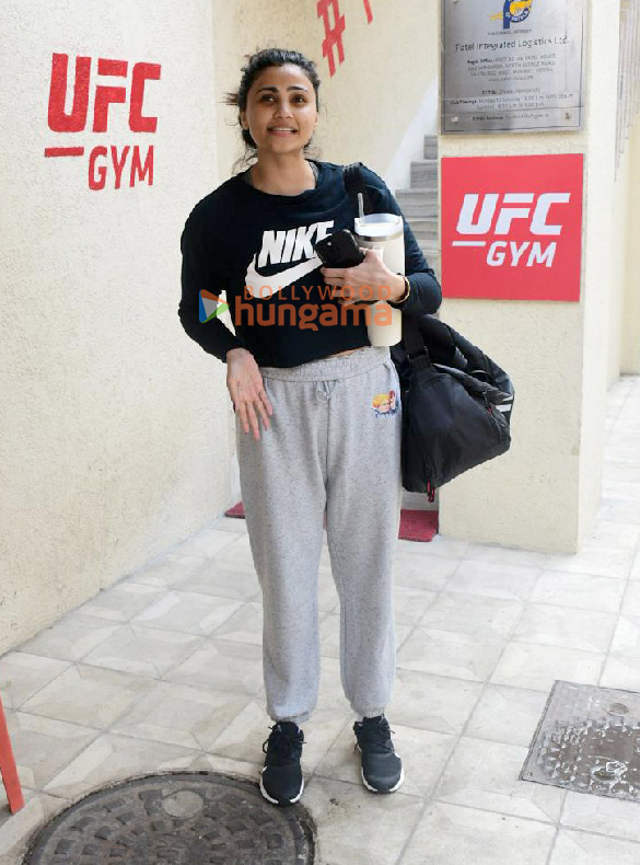 photos daisy shah spotted outside a gym in bandra 4
