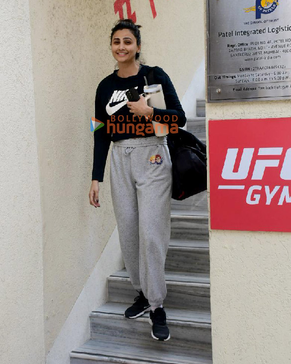 photos daisy shah spotted outside a gym in bandra 5