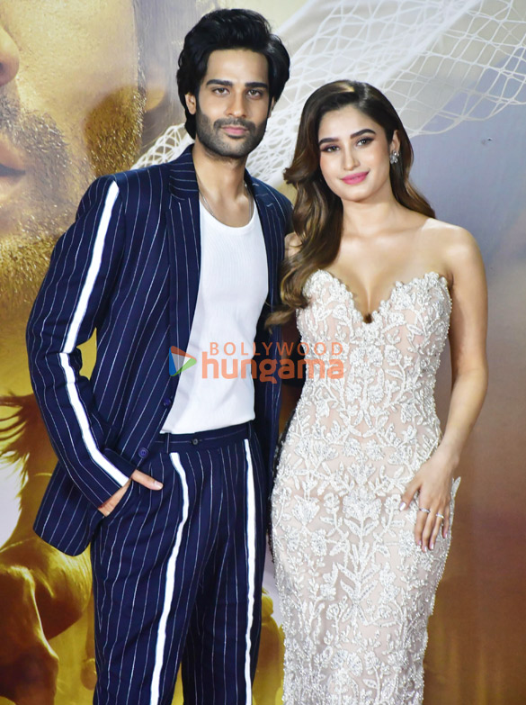 photos kajol aaman devgan rasha thadani and others grace the premiere of azaad 3