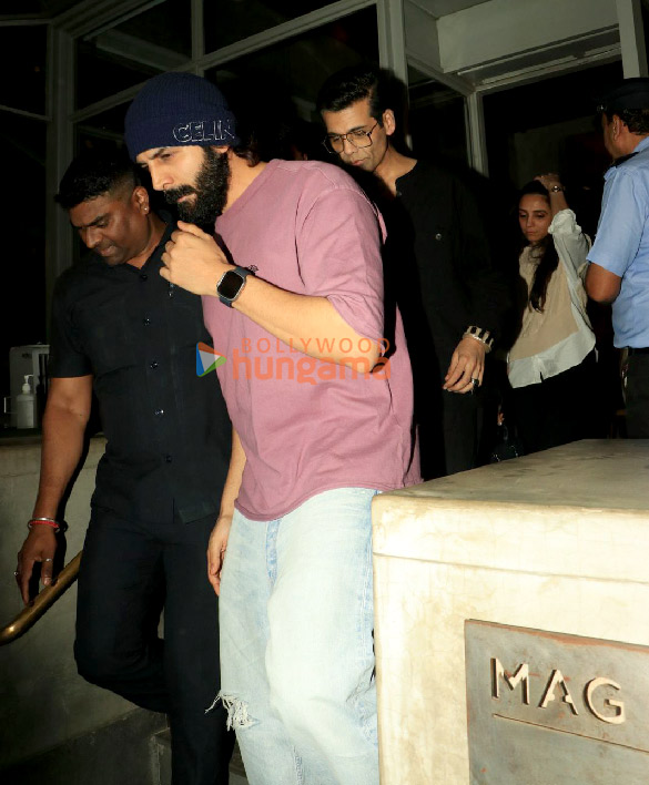 photos kartik aaryan karan johar janhvi kapoor and ishaan khatter snapped at los cavos restaurant in bandra 6
