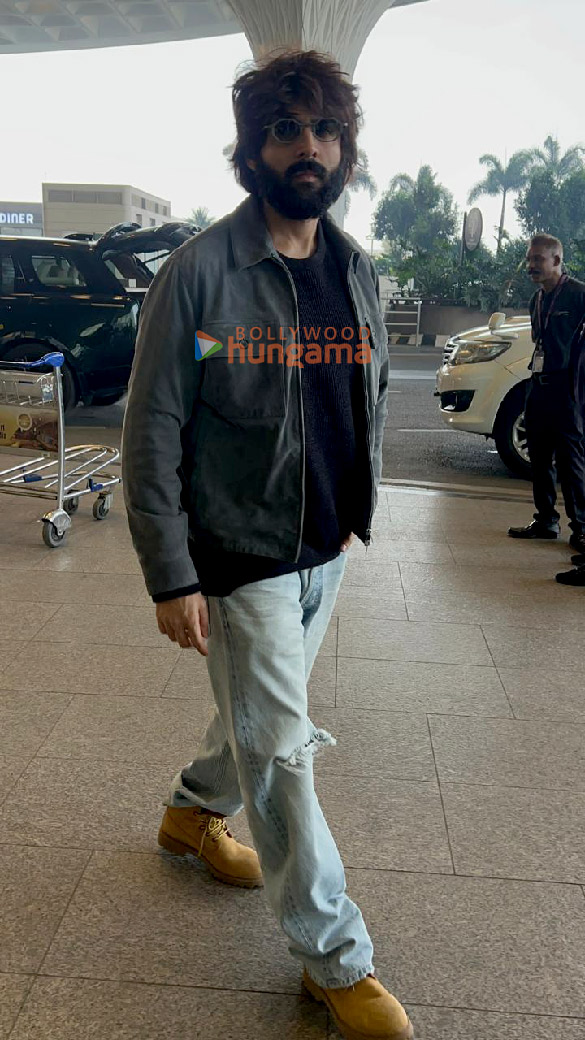 photos kartik aaryan snapped at the airport 3 11