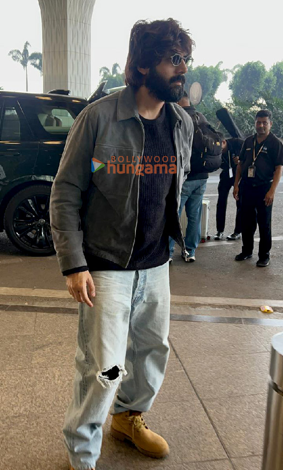 photos kartik aaryan snapped at the airport 4 10