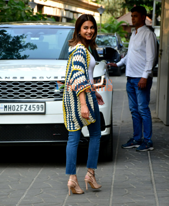 photos kriti kharbanda snapped in andheri 5 5