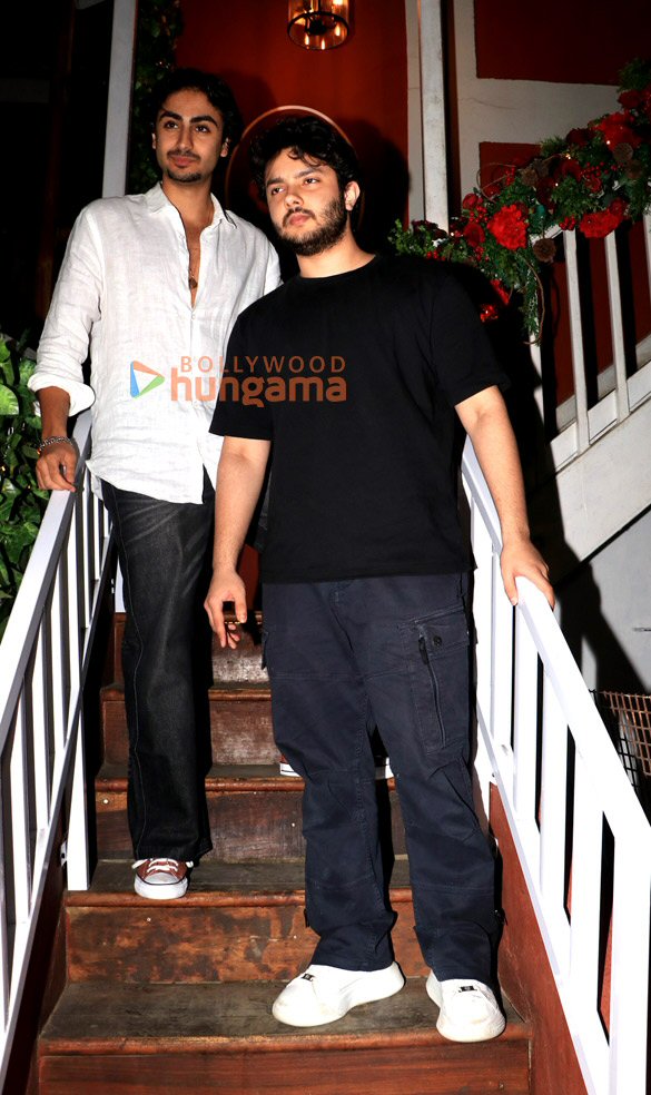 photos malaika arora farhan akhtar and others snapped in bandra 6