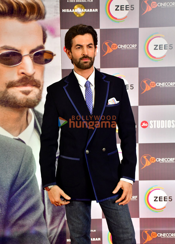 photos neil nitin mukesh kirti kulhari and others grace the premiere of hisaab barabar 2