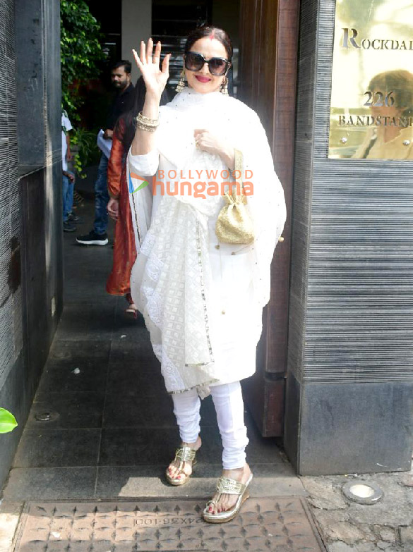 photos rekha snapped at bandstand 2