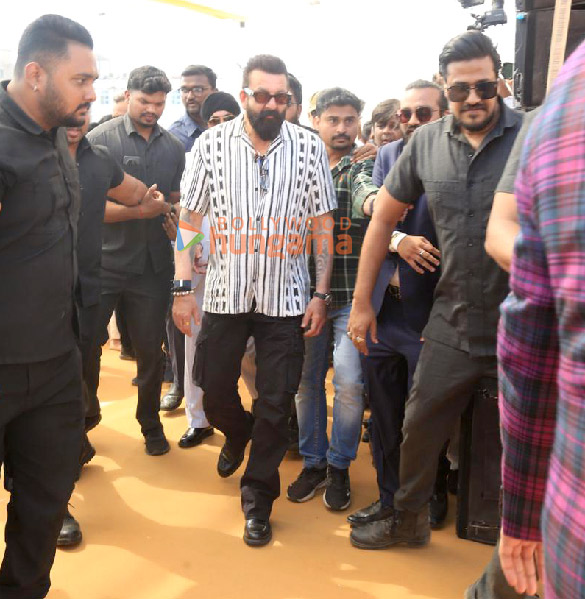photos sanjay dutt snapped at bhumipujan event 6