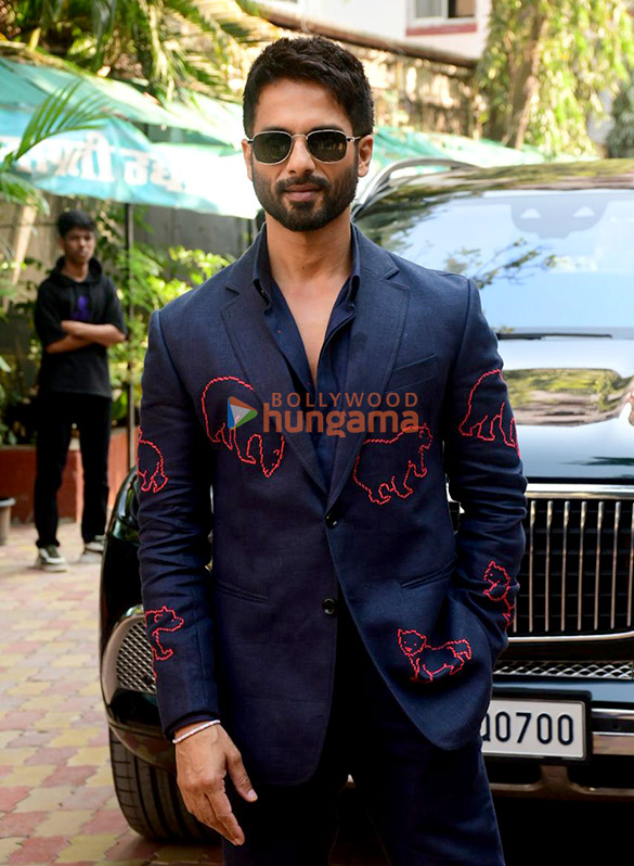 Photos: Shahid Kapoor and Pooja Hegde snapped promoting their film Deva at National College in Mumbai