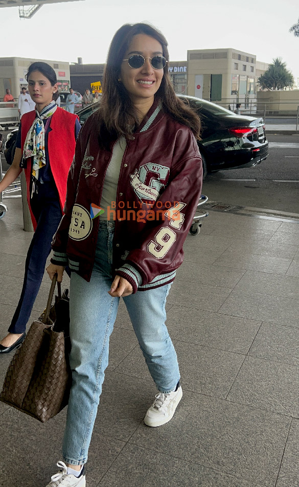Photos: Shraddha Kapoor, Sidharth Malhotra, Kiara Advani and others snapped at the airport Photos: Shraddha Kapoor, Sidharth Malhotra, Kiara Advani and others snapped at the airport