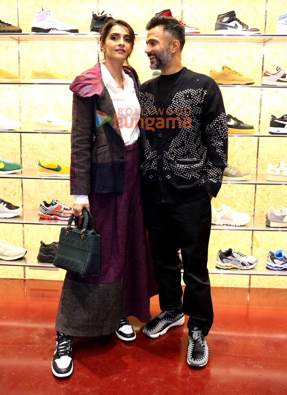 photos sonam kapoor ahuja and anand ahuja snapped at an event 3