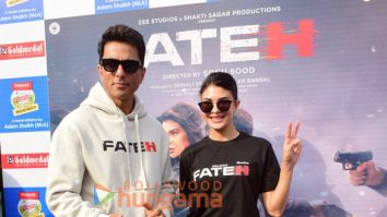Photos: Sonu Sood, Jacqueline Fernandez and others attend Malad Masti by MLA Aslam Shaikh