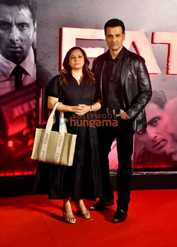 photos sonu sood jacqueline fernandez and others grace the premiere of fateh 12