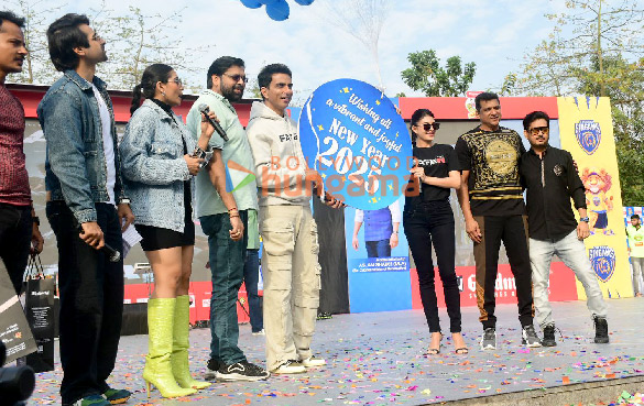 photos sonu sood and jacqueline fernandez attend malad masti by mla aslam shaikh 3