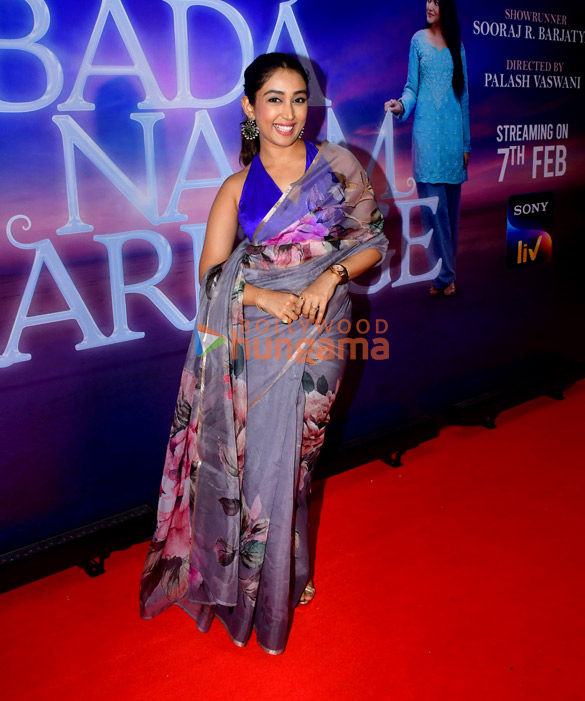 photos sooraj barjatya sara khan and others grace the premiere of bada naam karenge 14